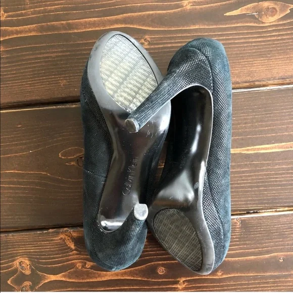 Calvin Klein Onyx Suede heels - Picture 4 of 8